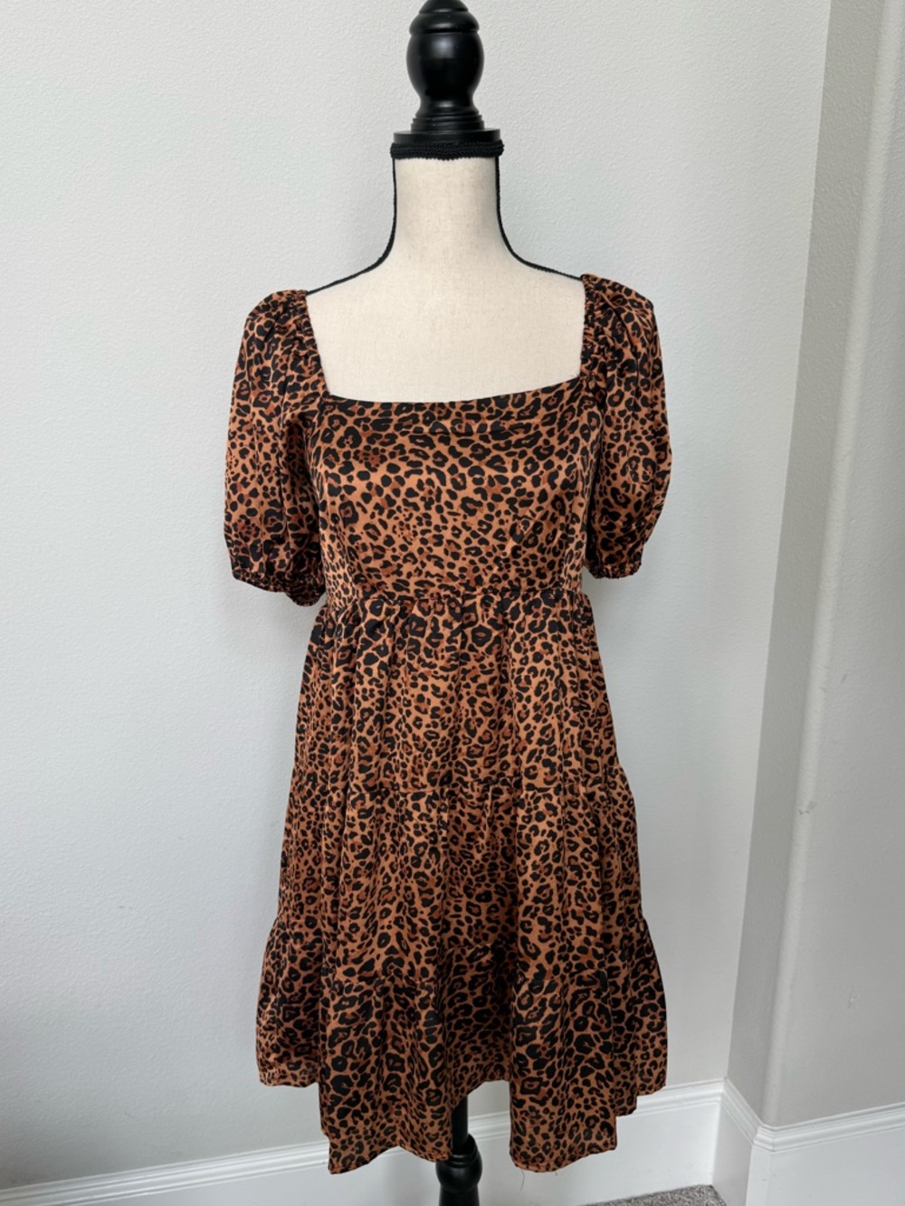 entro Leopard Print Square Neck Tiered Mini Dress - Brown & Black